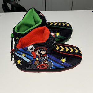 Boys Mario plush high top slippers SIZE 2-3 boys